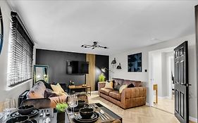 Freeparking-City Centre-Comfy-No Lez Zone-High Spec